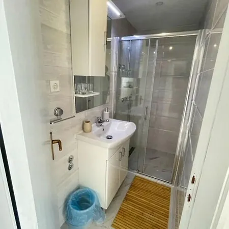 Sea View Apartment *