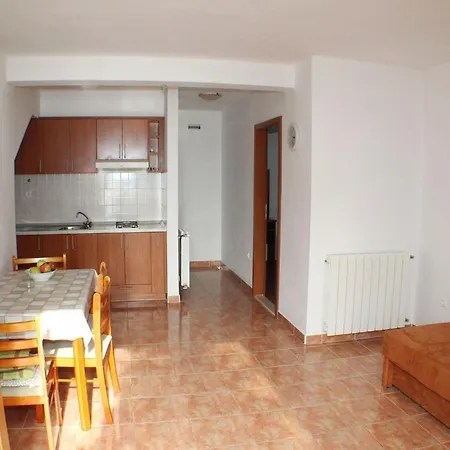 Sea View Apartment *
