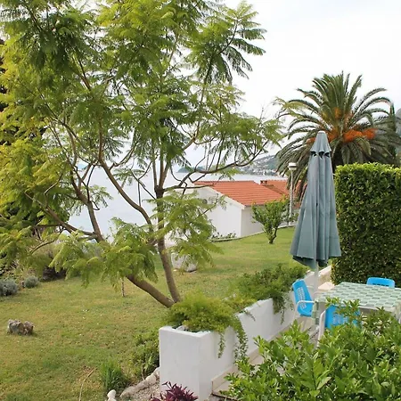 Sea View Apartment Brist